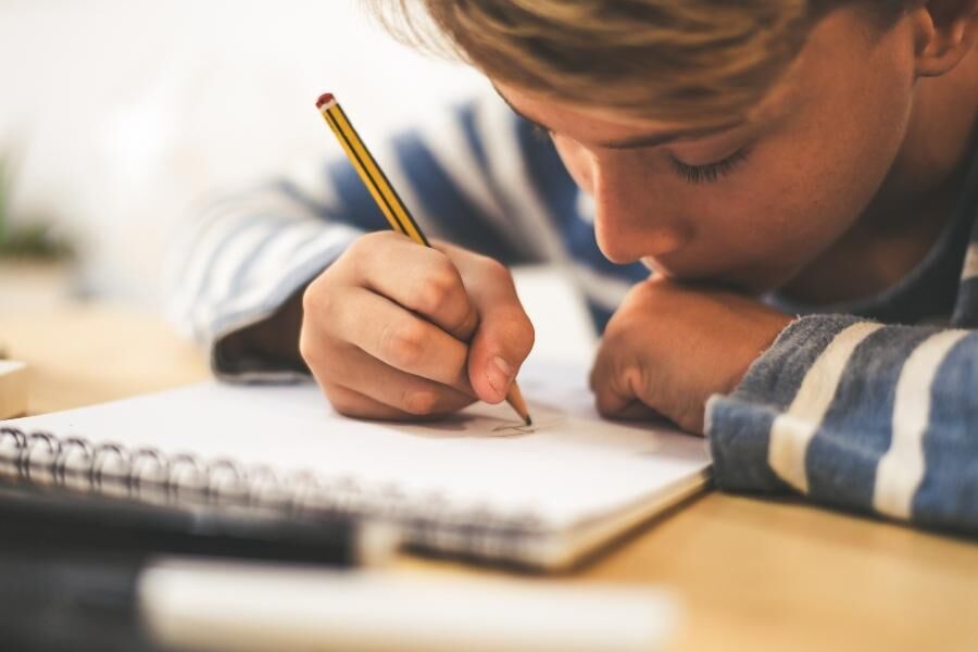 Bleistifte im Schulmäppchen sollten weder zu weich noch zu hart sein bleistifte-schulmaeppchen