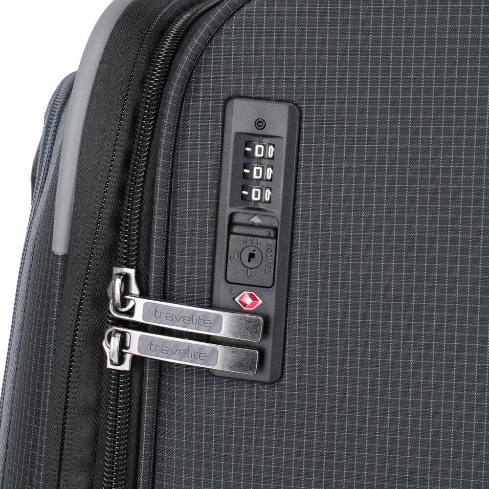 Travelite Corsiica 4-Rollen Trolley M 67 cm