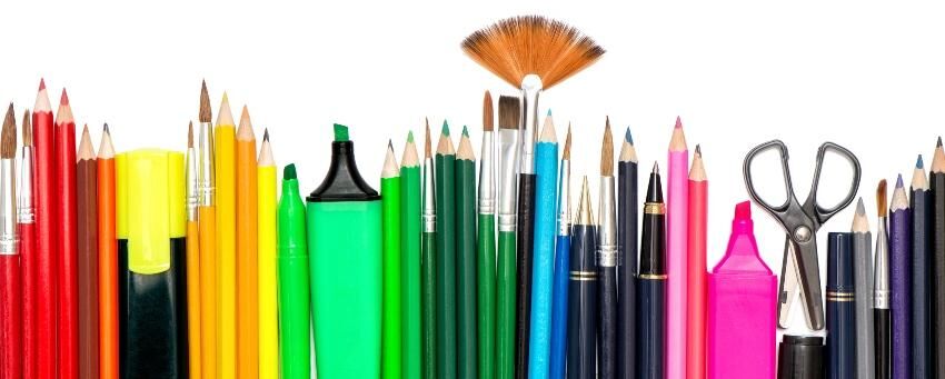 Eine einfache Ausführung an Bleistiften, Buntstiften und Radiergummi sorgt für Ordnung in der Federmappe Stifte für die Schule